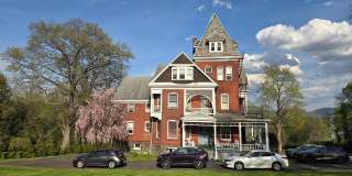 514 Grand Ave Gallery 1