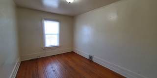 FOR RENT- 418 Sunnyside *Pets ok* MOVE IN PROMO **FIRST MONTH FREE** Gallery 12