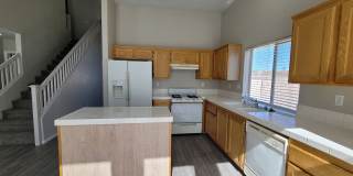 Beautiful 4 Bedroom Home in Green Valley Gallery 13