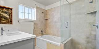 712 W Longden Gallery 14