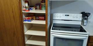 1940 Larkspur Drive Furnished Basement Apartment 1940 Larkspur Drive Furnished Basement Apartment Gallery 6