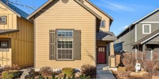 Beautiful townhome in Empire Crossing with mountain views! Beautiful townhome in Empire Crossing with mountain views! Gallery 4