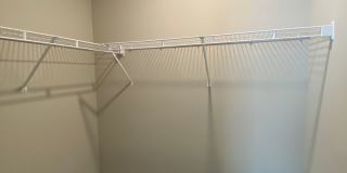 Like New Luxury Townhome! 3 BR, 2.5 BA, 1 Car Garage, Pool, Dog Park, and More! Gallery 1