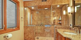 196 Rosedale Court Gallery 21