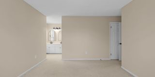Gorgeous 2 bedroom home- Move-In Ready Condo in Parkview. Minutes to Downtown Greenville & the New Harris Teeter Shopping Hub! Gallery 19