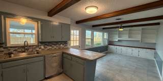 Renovated 3 bedroom, 2 bath home in College Hills AVAILABLE NOW! Gallery 5