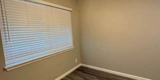 Desirable 3 bedroom 2 bath home Gallery 9