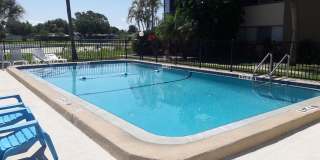 Annual furnished/Seasonal/short term 2 bedroom 1 1/2 bath top floor, renovated condo near Siesta Key! Gallery 22
