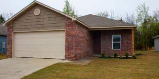 4-Bedroom, 2-Bathroom West Fayetteville Home with fenced in backyard and 2x car garage - AVAILABLE NOW! 4-Bedroom, 2-Bathroom West Fayetteville Home with fenced in backyard and 2x car garage - AVAILABLE NOW! Gallery 1