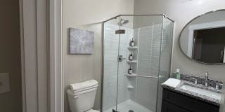 406 E 6th St - 4 Bed/4 Bath - Fully Furnished - Located Right By Kirkwood! Gallery 17