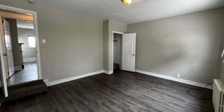 Renovated 2BD/1BATH House - Off-Street Parking, Laundry, AC Gallery 1