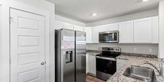 Brand New Townhome- Bike to the beach!!! **MOVE-IN SPECIAL** Gallery 13