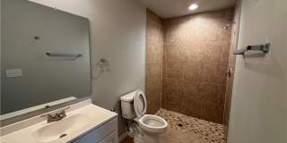 1020/1022 NE 8th Place Gallery 7