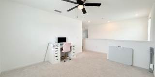 Spacious 4BR Home with Office, Loft & Lake Views Gallery 19