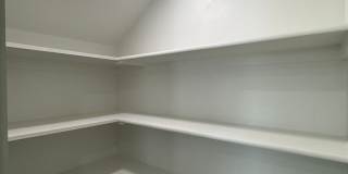 Large 3 Bed 2.5 Bath Duplex Includes Office Space (See Contact Info Below) Gallery 71