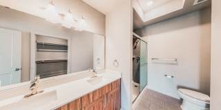 The Halston Gallery 26