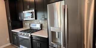 3 Bedroom 2.5 Bathroom Townhome - Pet Friendly. Gallery 8