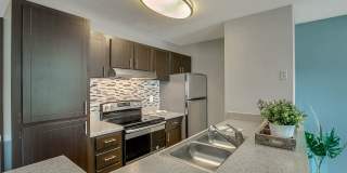 Lakeside Central Apartments Gallery 3