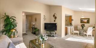 Beautiful Top Floor 2 Bed 2 Bath Condo in Factoria Beautiful Top Floor 2 Bed 2 Bath Condo in Factoria Gallery 12