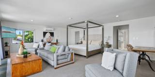 Oceanfront Wailupe Beach House w/ Pool & Hot Tub Gallery 28