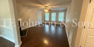 Charming One Level 3 Bedroom Home with Fenced Yard, Garage, and Deck Gallery 4