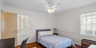 Charming 3 Bed, 2 Bath on Ward Street, Close to Universities Gallery 31