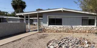 Spacious...Melrose District 2 bed with Private yard! Move in Specials.... Gallery 1