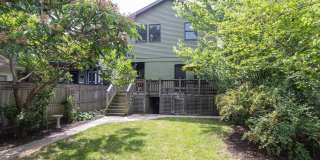 4519 N Sacramento Avenue Gallery 24