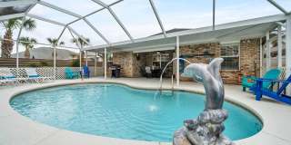 Gorgeous 4 bedroom pool house for rent w/ deeded beach access + pool & yard service included in the rent! Gallery 54