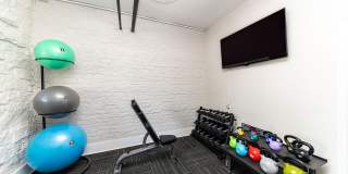 Lindsay 414 Gallery 30