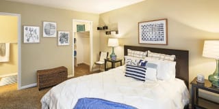 Willowdale Crossing Gallery 13