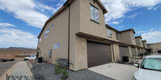 Newer Town Home in Ivins Gallery 6