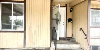 3 Bed / 2 Bath Half Duplex Near Valley Fair Mall — Fenced Yard & Carport Gallery 13