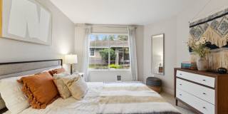 Sofi at Murrayhill Gallery 10