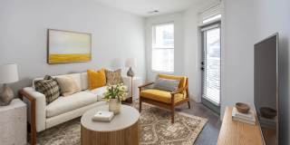 Luna Upper Westside Gallery 72