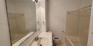 3 Bed 2 Bath in Hyde Park with Huge Yard Gallery 11