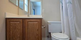 An Amazing NW Home! Over 3300 sq ft w/ pool & spa! Must see! Gallery 43