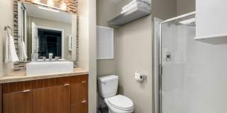 2215 Linwood St. Gallery 10