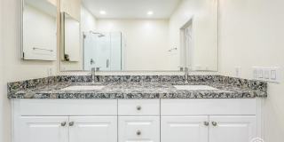 OC: Spacious 2BD/2.5BA Condo in Irvine with Resort-Style Amenities, Private Balcony & In-Unit Laundry & 2 Parking Spaces Gallery 21