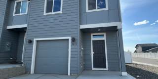 3 Bedroom 2.5 Bathroom Townhome Gallery 1