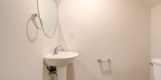 318 Bogle Street Gallery 9