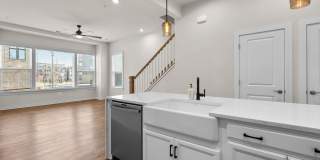 3BD/2.5BA - Derwood Townhouse Condo - Attached 1 Car Garage Gallery 10