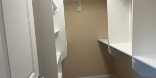 Fully refurbished duplex in excellent location - new carpet, fresh paint, etc. Gallery 16