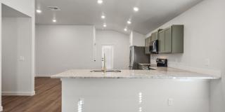 1/2 OFF ONE MONTHS RENT! Gallery 14
