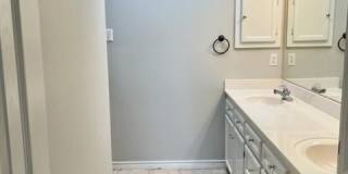 212 Landsburg Gallery 17