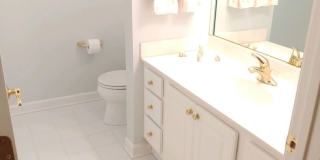 * RE-RENTAL AVAILABLE 7/15/26 * 3 Bedroom 2.5 Half Bath Townhouse with 2 Car Garage Gallery 5