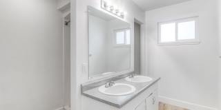 The Cottages Gallery 17