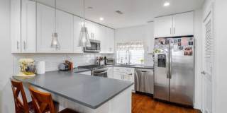 Gorgeous 3 Bed / 3 Bath with Roof Deck! Gallery 1