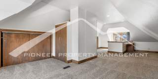 Beautiful Home with Fenced Yard and Washer/Dryer Gallery 23