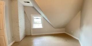 345-347 Bay St. Gallery 10